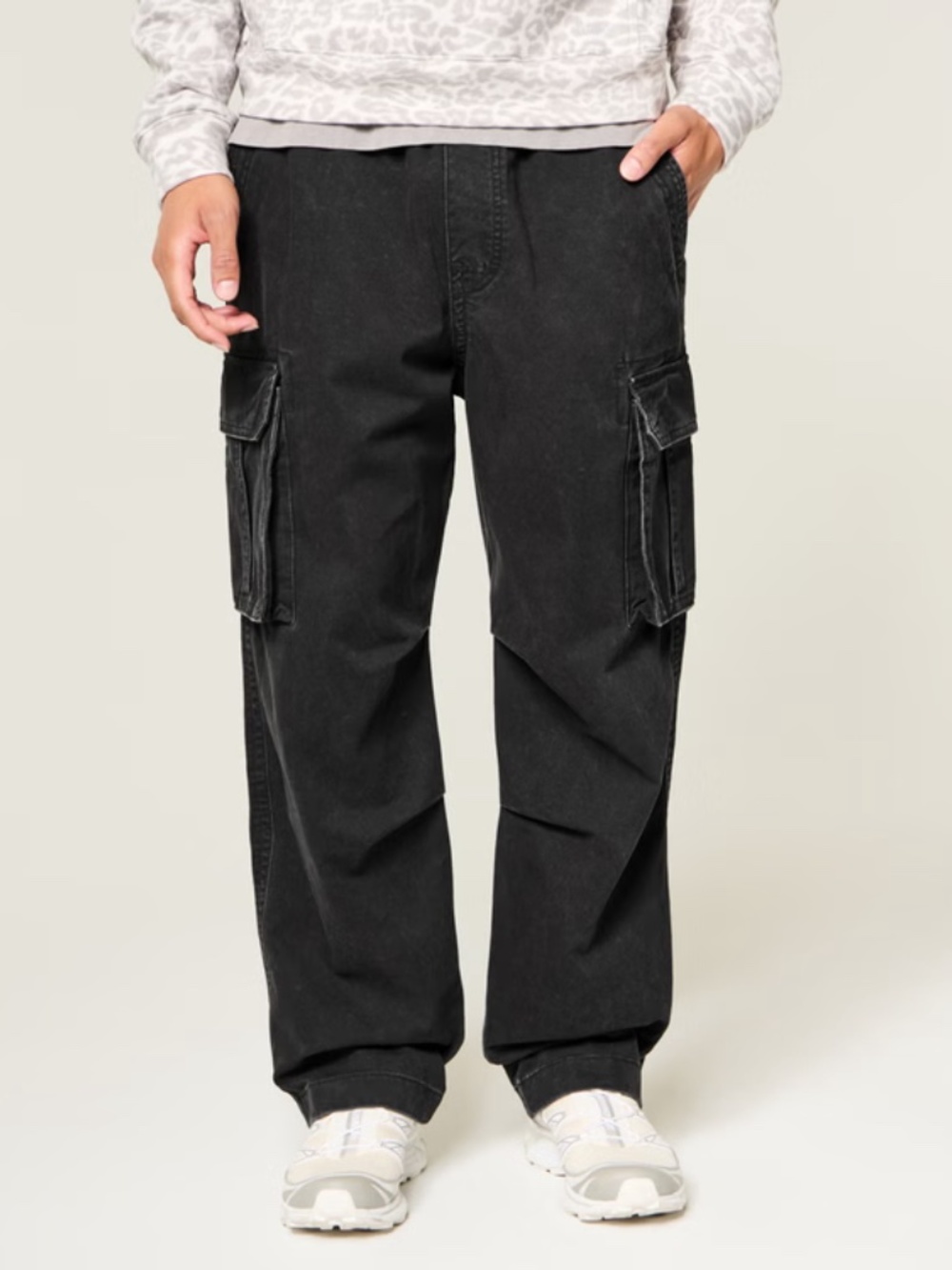 Hollister Black Men's Cargo Pants with Drawstring Waist